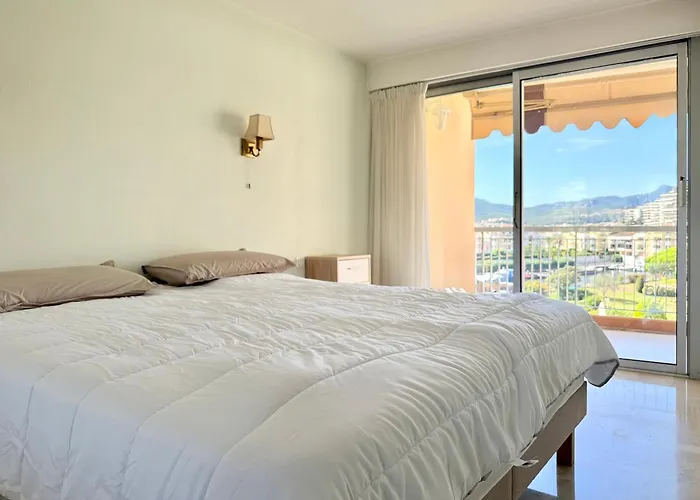 Somptueux 3 Pieces Vue Sur Piscine